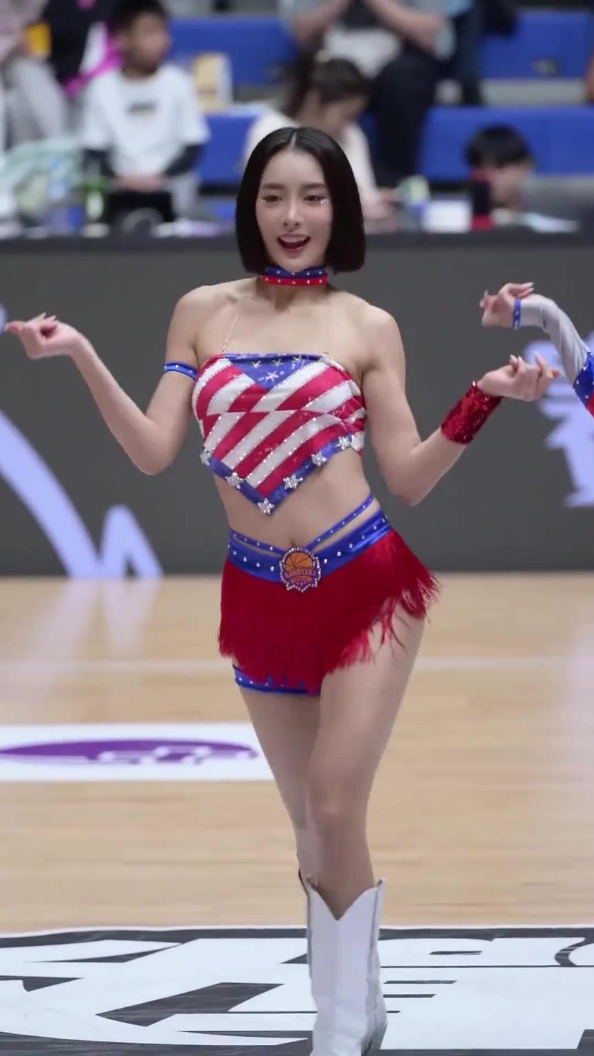 太離譜了 ！幾乎是完美女人！