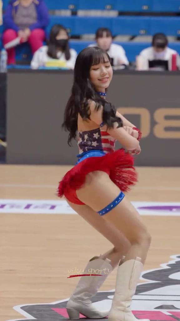 最好的啦啦隊(duì)小姐姐！自信，健康充滿活力！